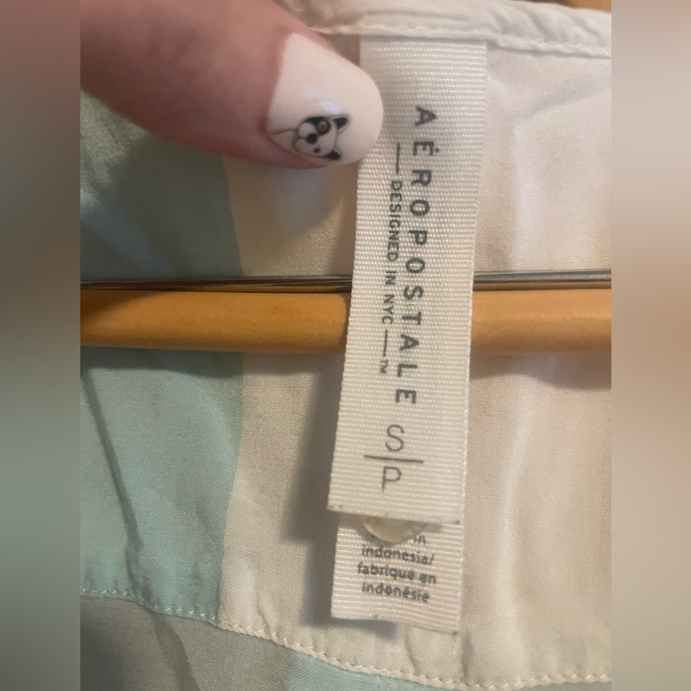 Aeropostale Sheer High-Low Buttoned Tank - Picture 4 of 4